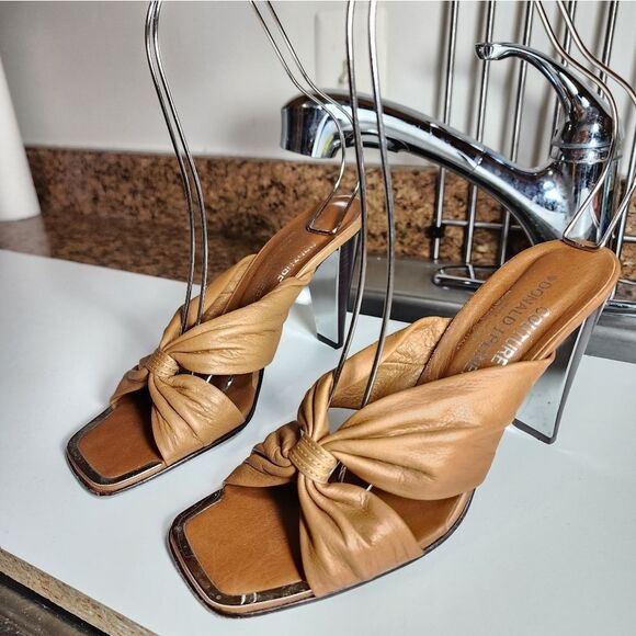 Donald J Pliner - Picture 9 of 13